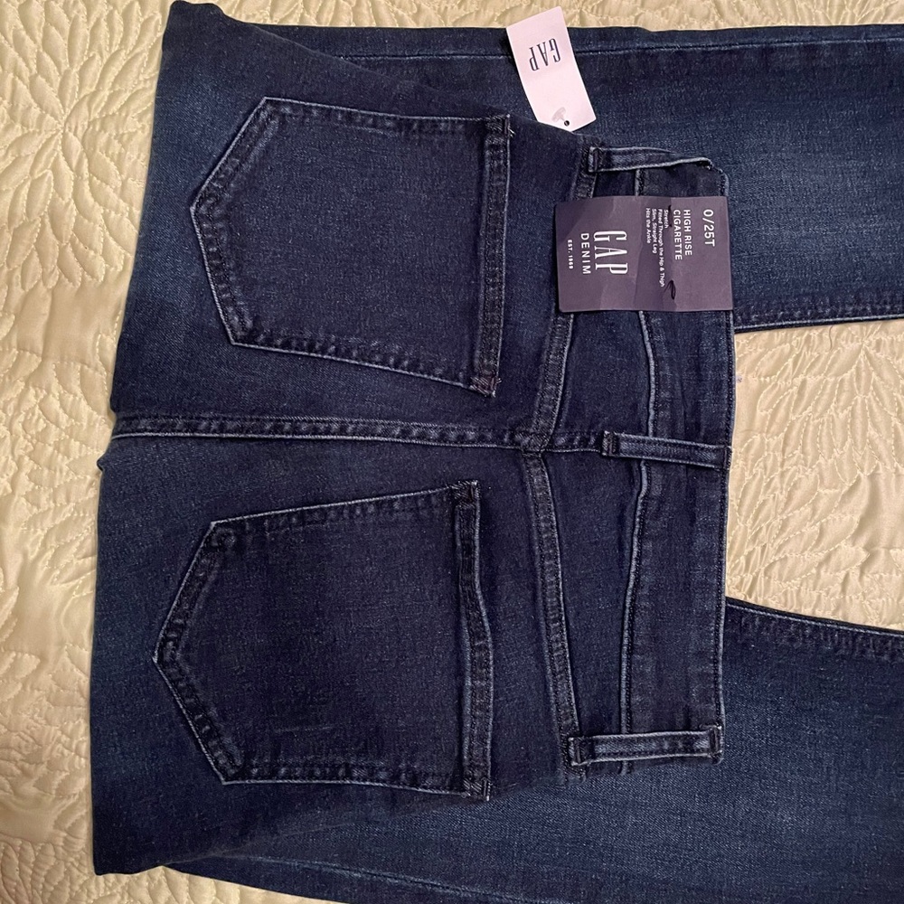 Never worn high rise straight leg gap jeans